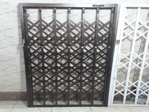 حفاظ درب آپارتمان