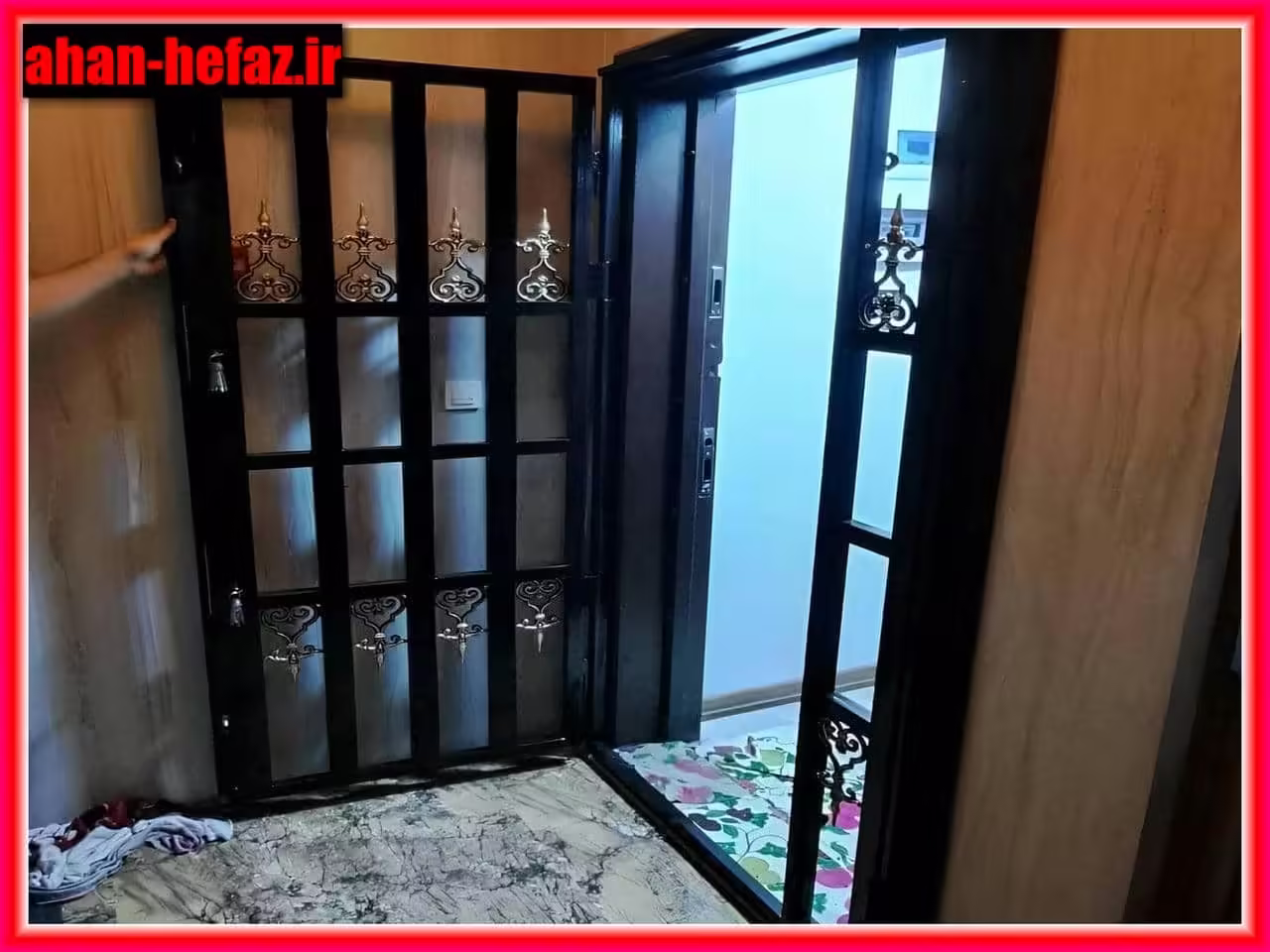راهنمای نصب حفاظ درب آپارتمان لولایی