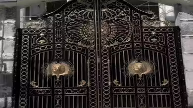 درب شمالی ساختمان