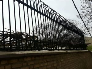 حفاظ دور دیوار حیاط جدید