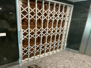 درب آکاردئونی دفتر شرکت