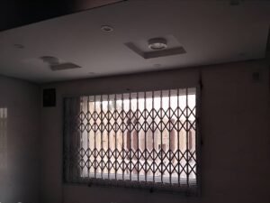 حفاظ پنجره از داخل