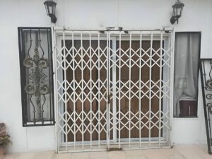 حفاظ درب ورودی خانه