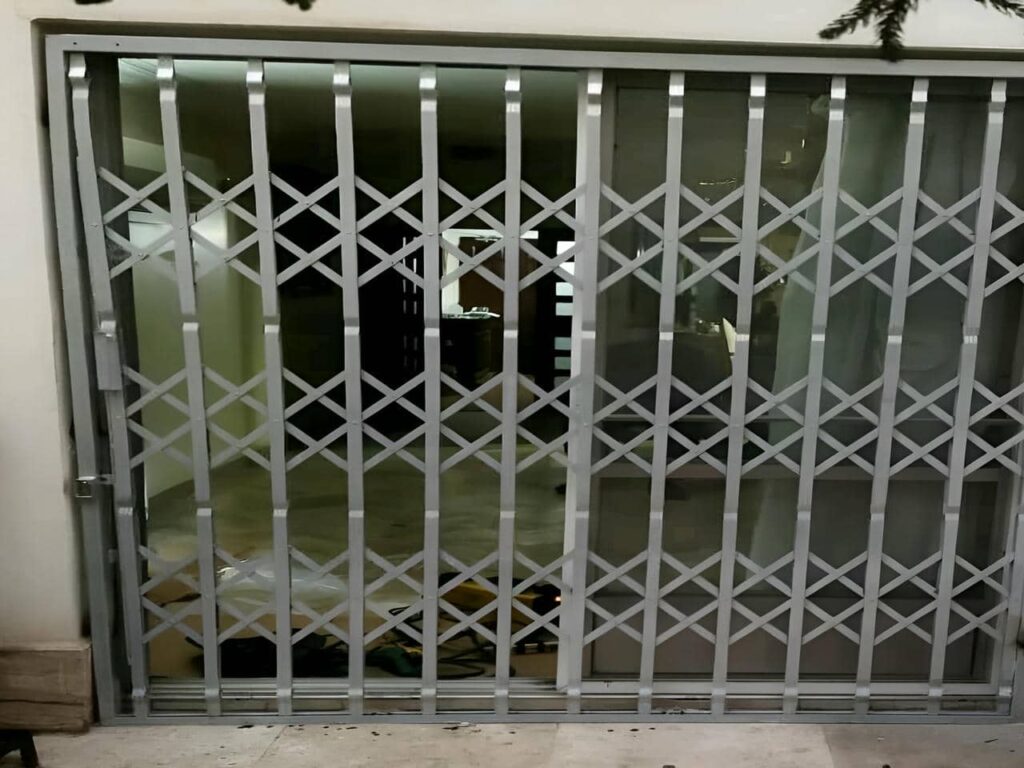 انواع حفاظ درب آپارتمان