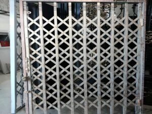 نرده حفاظ کشویی آکاردئونی