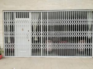 حفاظ درب آپارتمان از داخل
