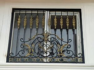 اندازه گیری پنجره برای نصب حفاظ