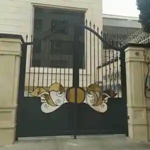 انتخاب درب فلزی ساده و شیک ورودی ساختمان