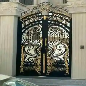 درب حیاط آهنی