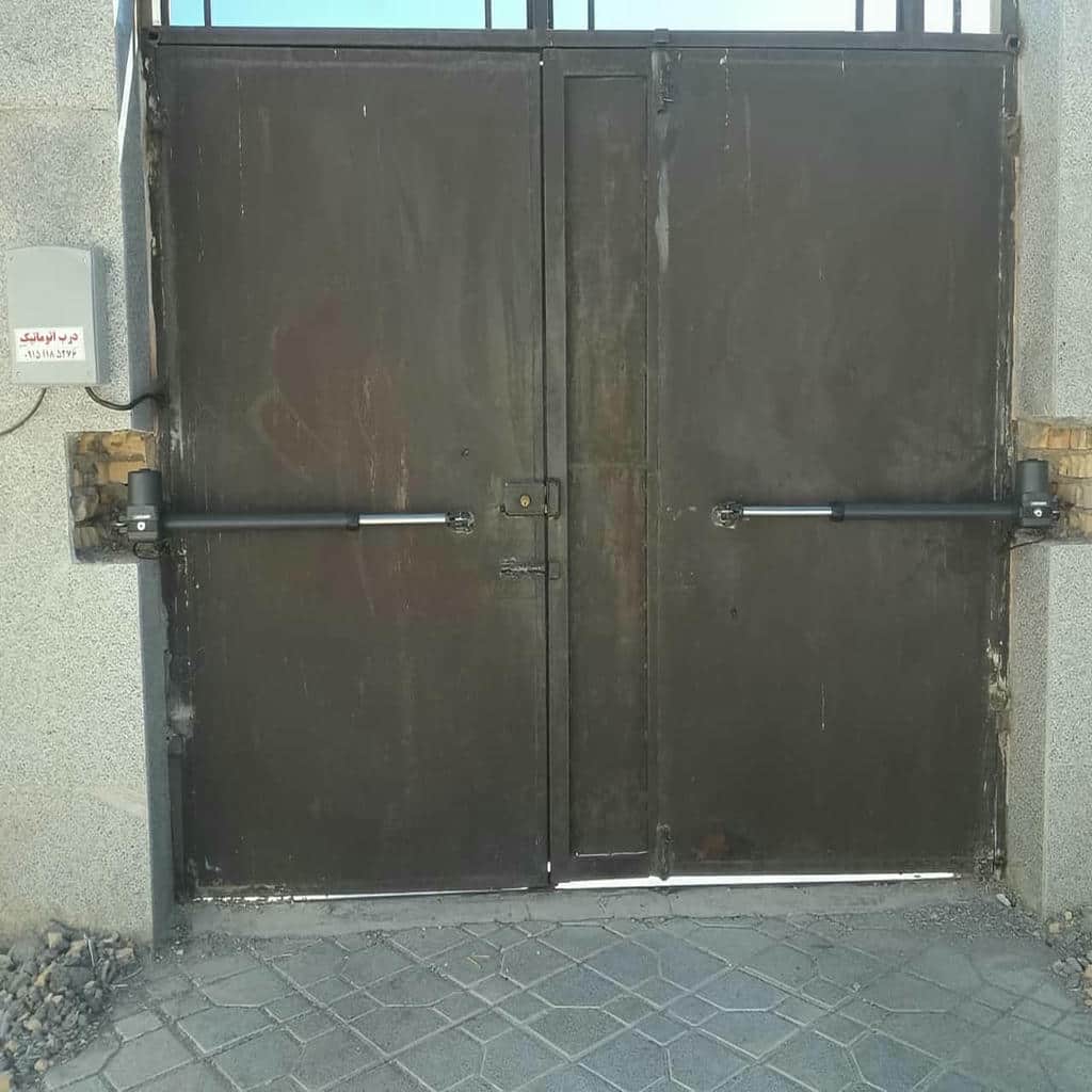 نصب جک درب پارکینگ اتوماتیک دقیق در بندر لنگه