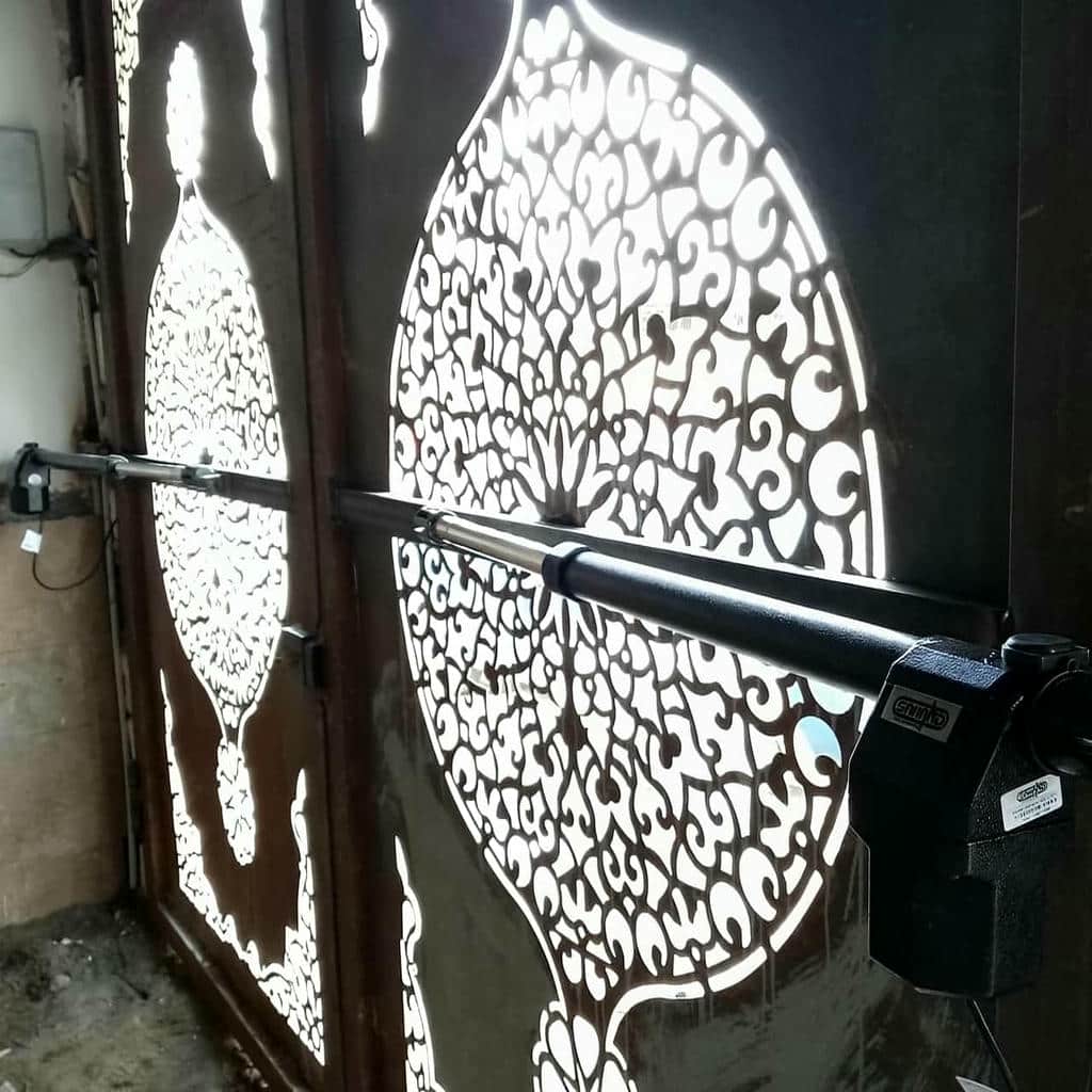 نصب جک درب پارکینگ اتوماتیک اصولی در همدان