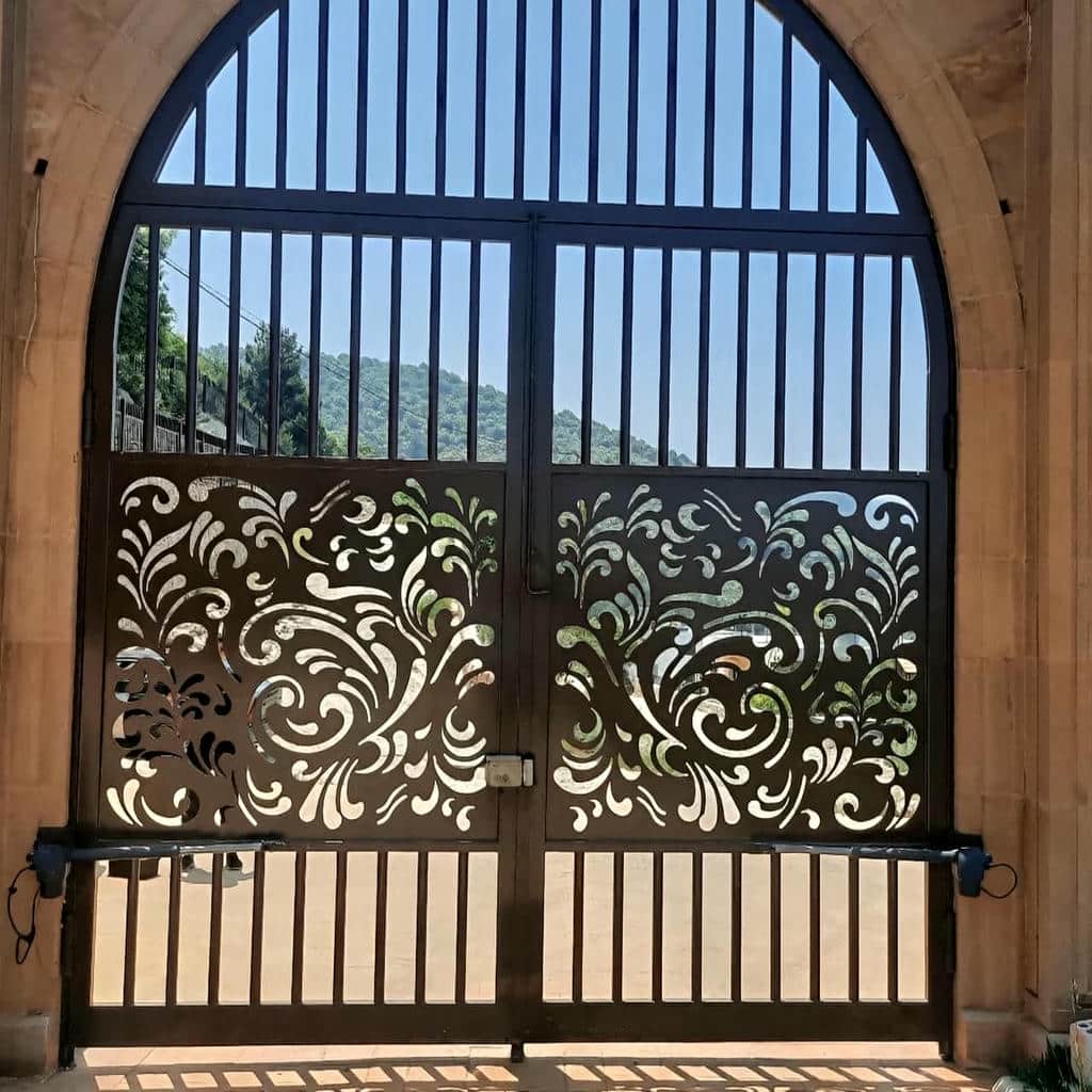 نصب جک درب پارکینگ اتوماتیک اصولی در کرمانشاه