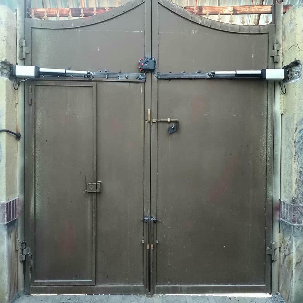 نصب جک درب پارکینگ اتوماتیک اصولی در بیرجند