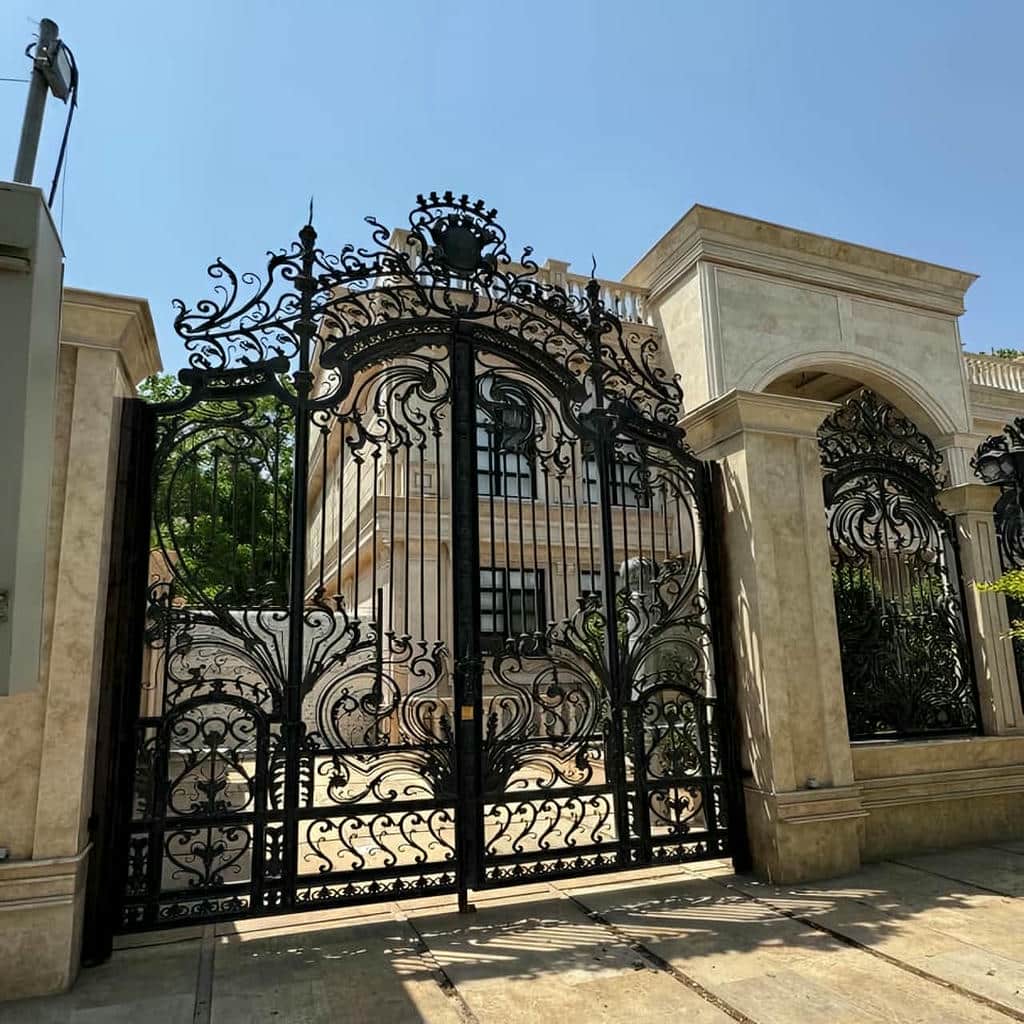 درب حیاط در اراک