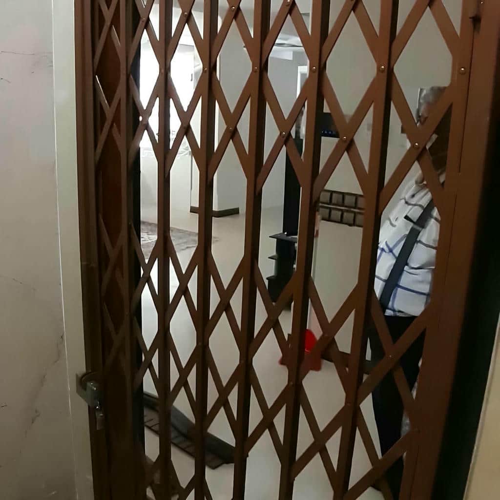 فروش درب آکاردئونی فلزی ضدسرقت تمام گل در یاسوج