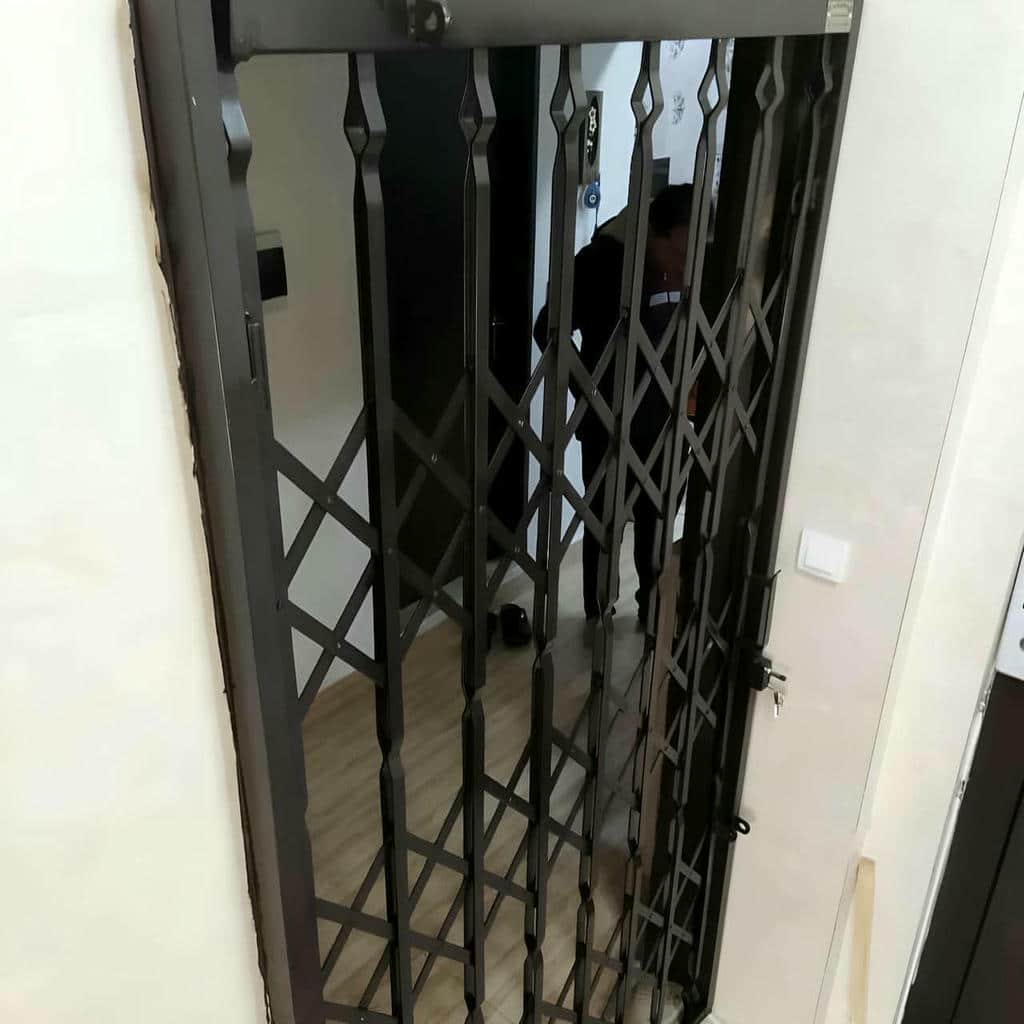 کارخانه درب آکاردئونی فلزی ضدسرقت رنگ هماهنگ نما در کرمان