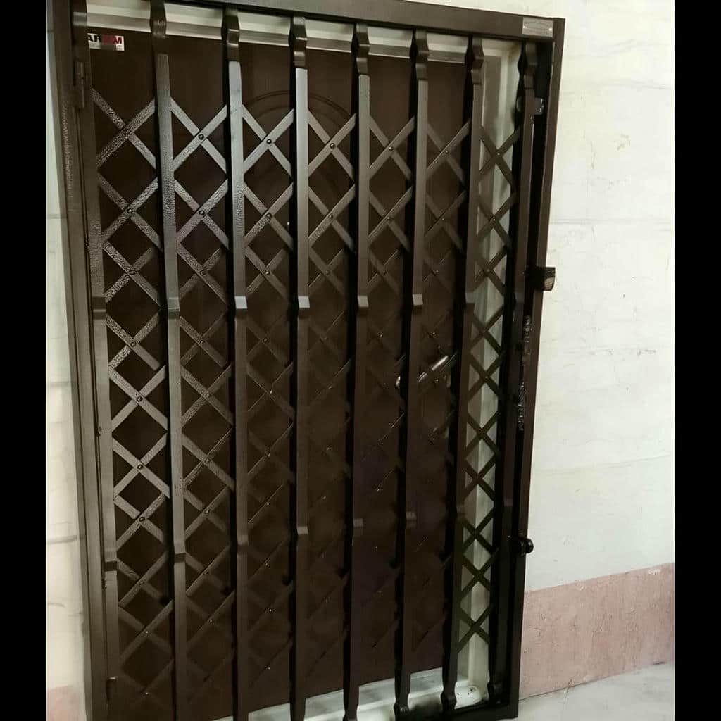 قیمت درب آکاردئونی فلزی ضدسرقت سه گل در استان گیلان