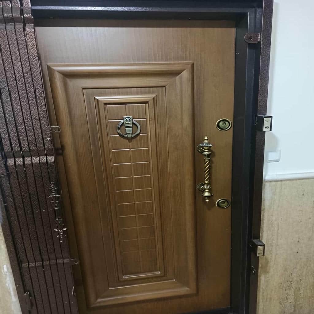 نصب درب آکاردئونی فلزی ضدسرقت چهار گل در اشتهارد