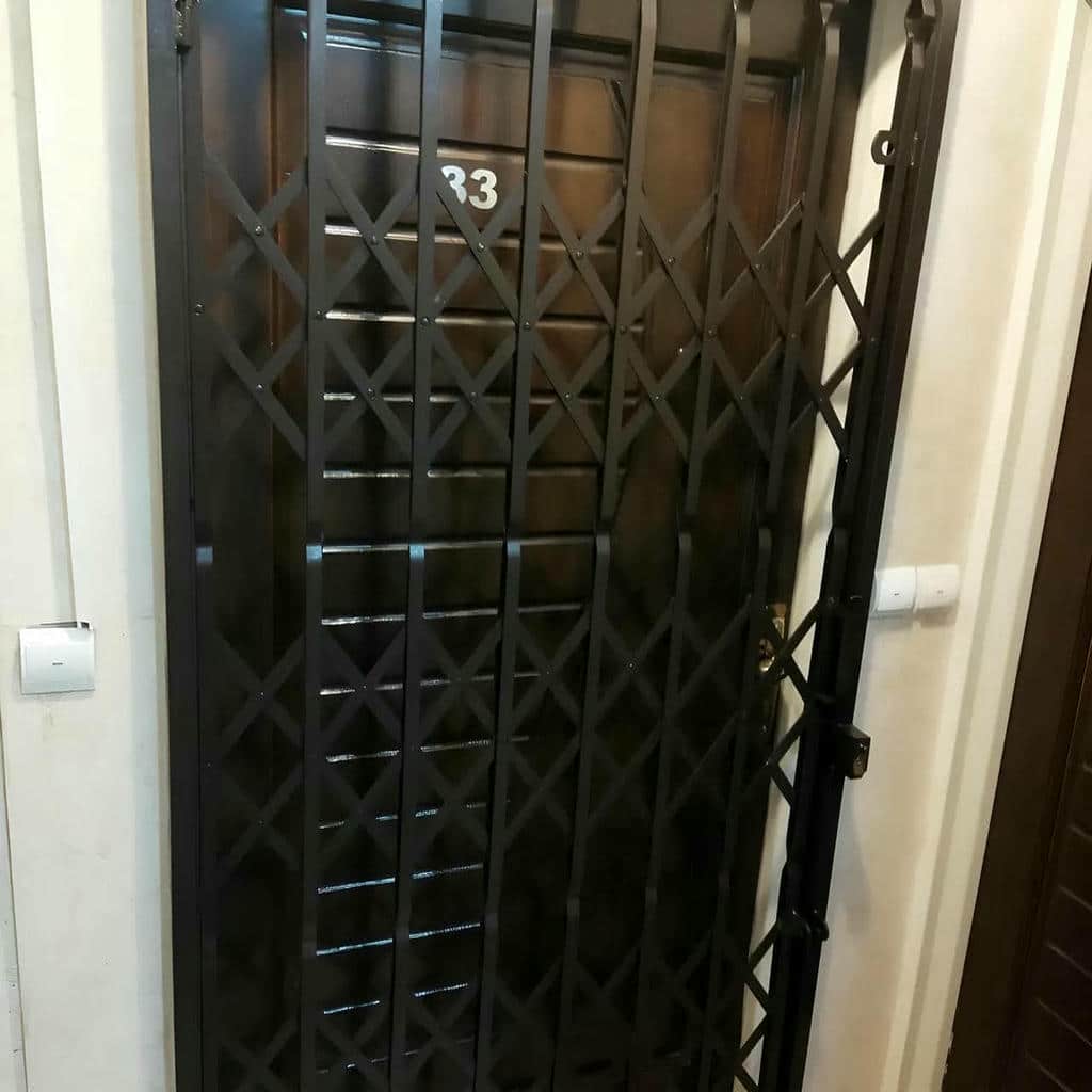 نصب درب آکاردئونی فلزی ضدسرقت دو گل در پردیس