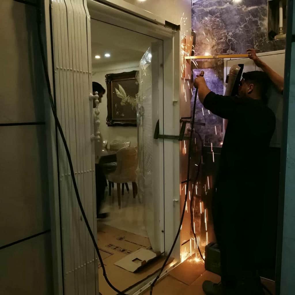 نصب درب آکاردئونی فلزی ضدسرقت چهار گل در تهران