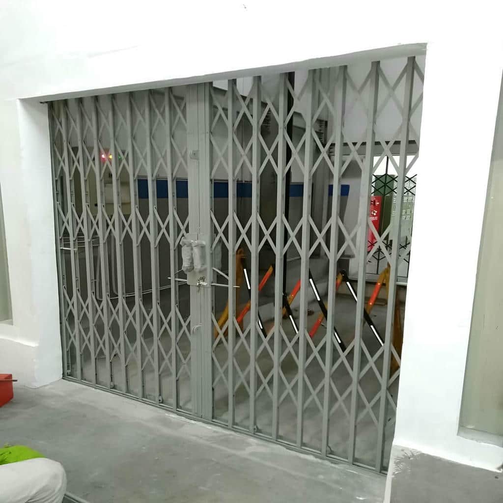 نصب درب آکاردئونی فلزی ضدسرقت چهار گل در قزوین