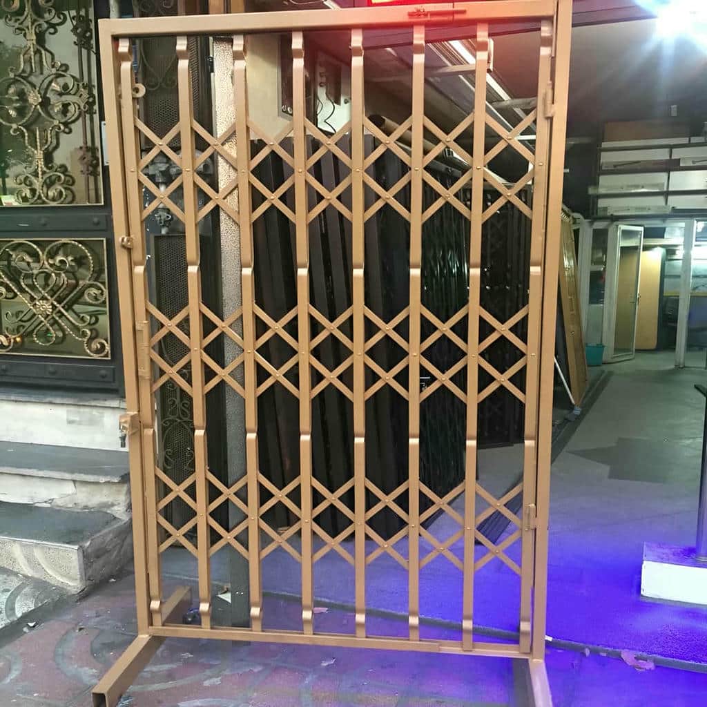 نصب درب آکاردئونی فلزی ضدسرقت چهار گل در رفسنجان