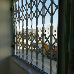 درب آکاردئونی فلزی ضدسرقت در بندر انزلی