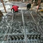 درب حیاط در سقز