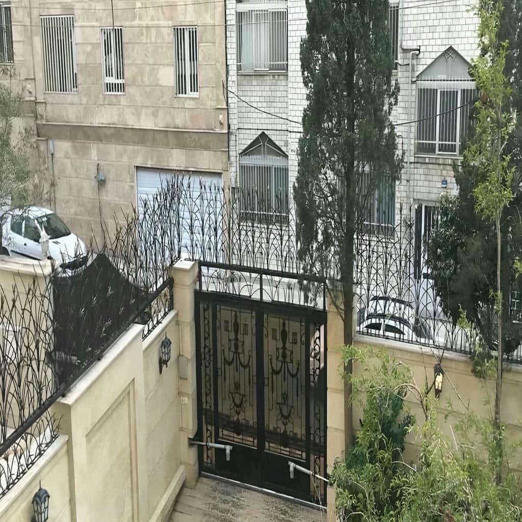 کارخانه حفاظ شاخ گوزنی نوک تیز در بندر انزلی