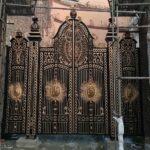 درب حیاط در لواسان