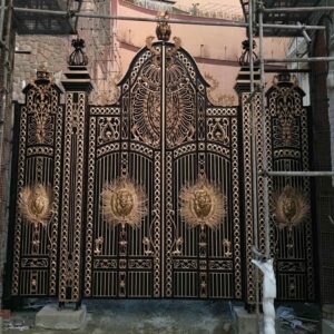 درب حیاط در لواسان