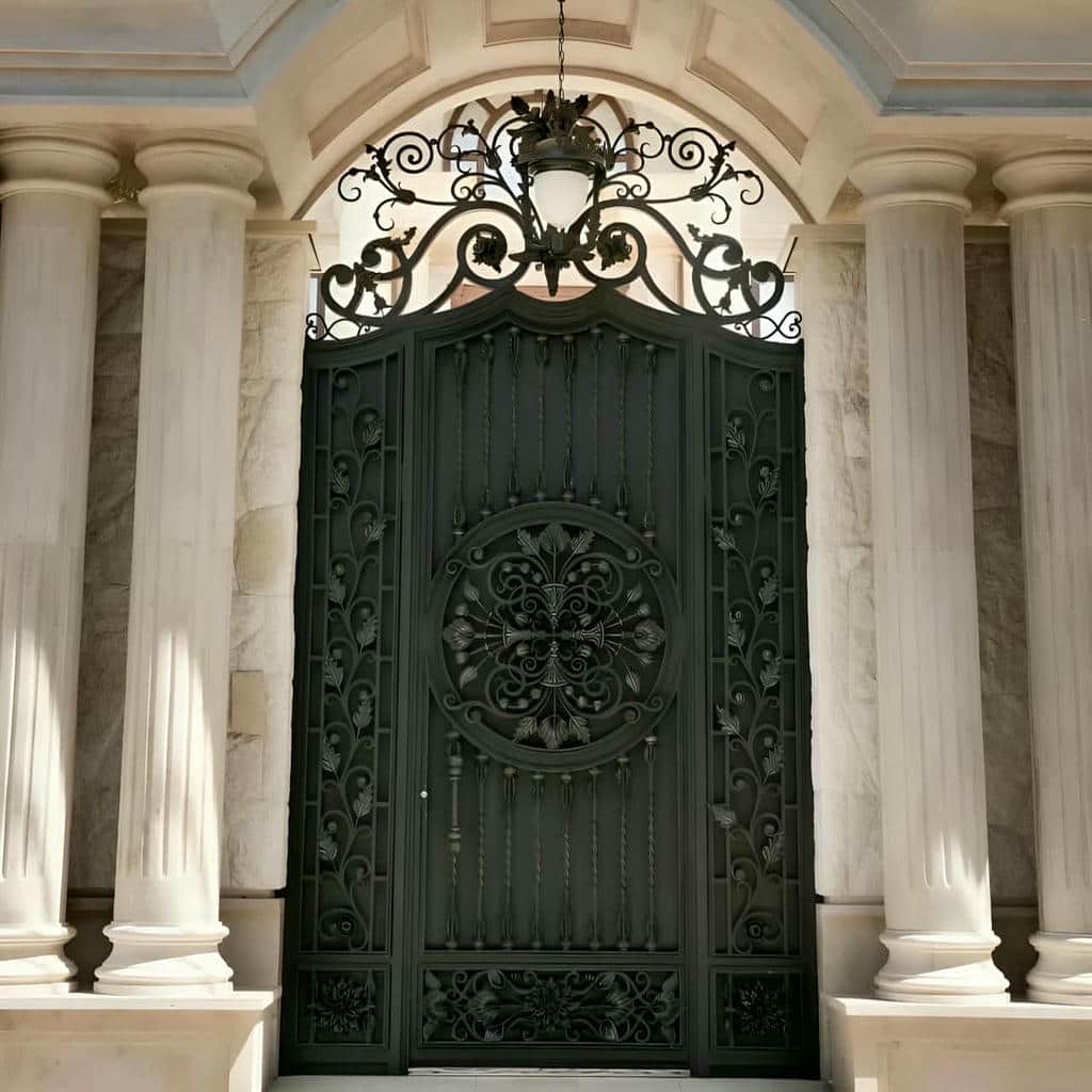 نصب درب حیاط دقیق در کرمانشاه
