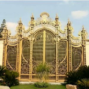 درب حیاط در کرمانشاه