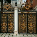 درب حیاط در کیش