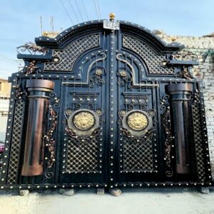 درب حیاط در هشتگرد