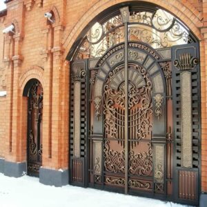 درب حیاط در ساری