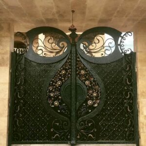 درب حیاط در اردبیل
