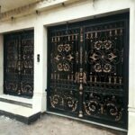 درب حیاط در مریوان