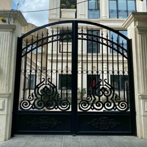 درب حیاط در شیراز