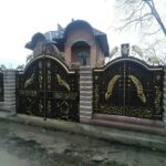 درب حیاط در چابهار