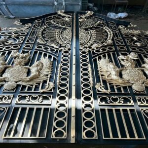 درب حیاط در بندر دیلم