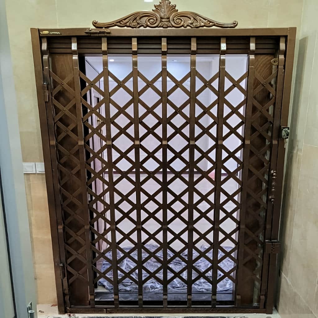 درب آکاردئونی پنج گل با چهارچوب فلزی