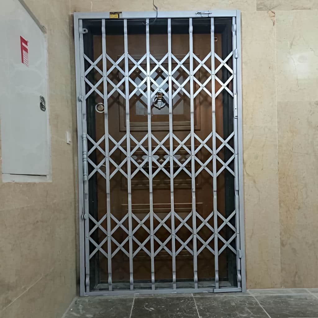 درب آکاردئونی با رنگ مقاوم و یکنواخت