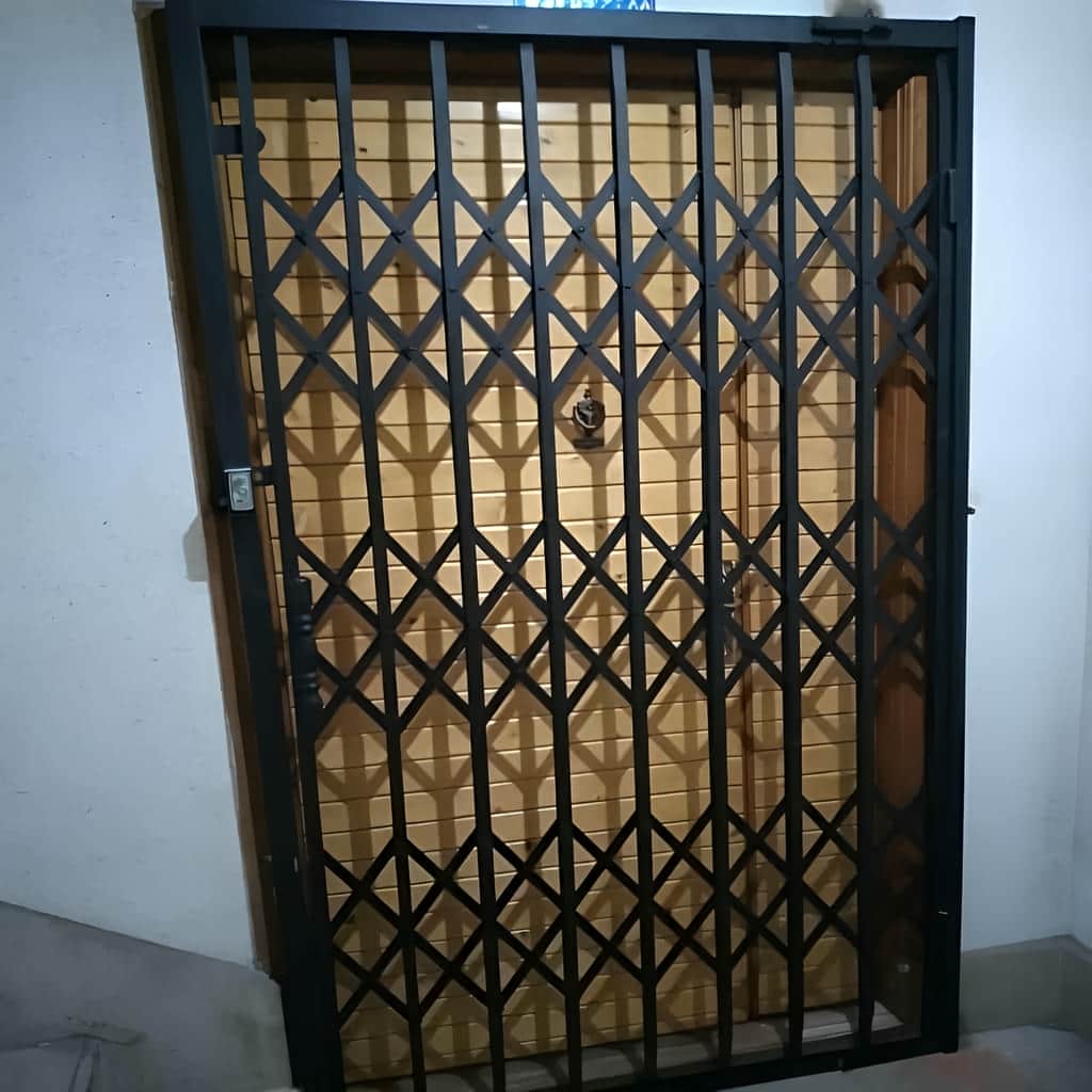 درب آکاردئونی واحد با یراق محکم