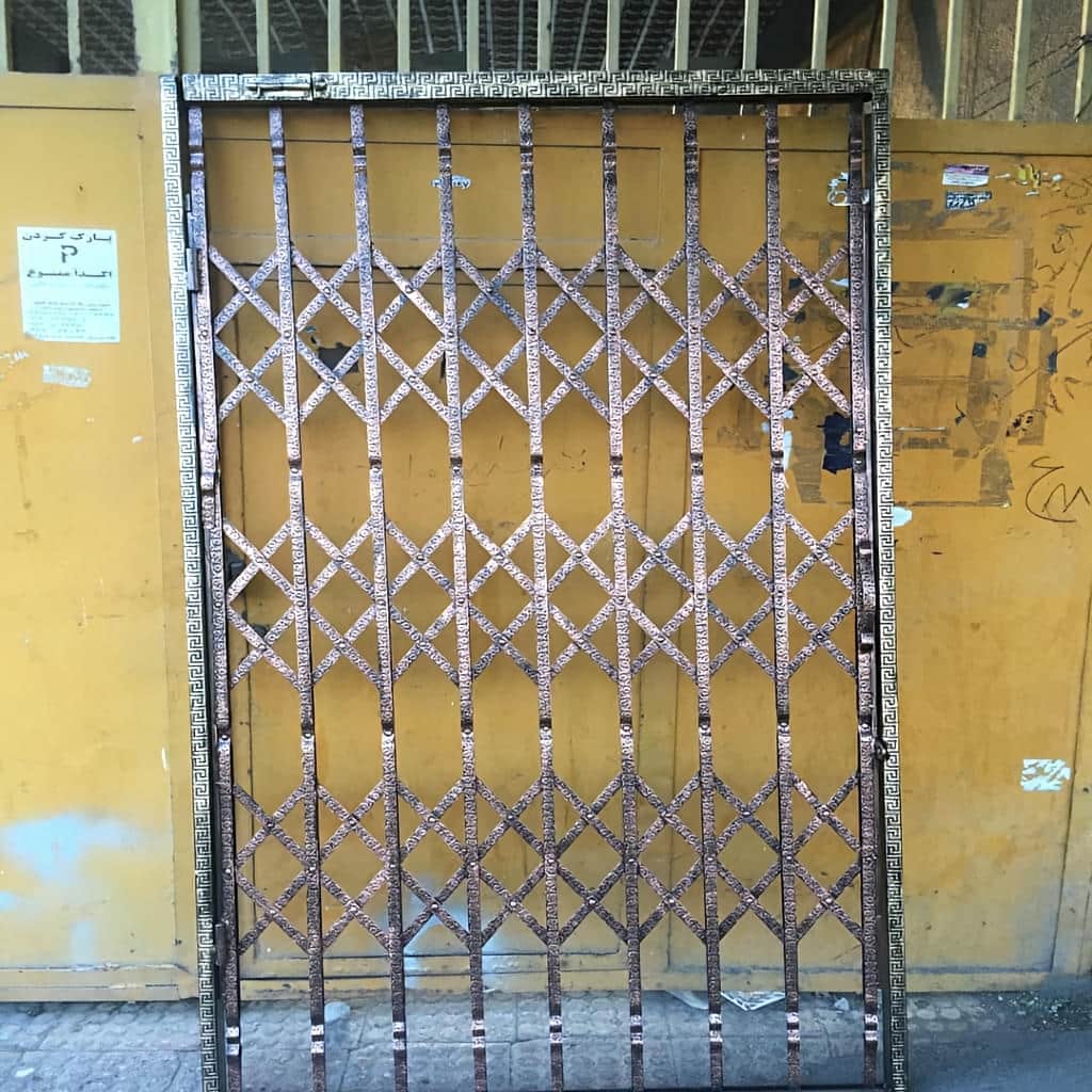 حفاظ آکاردئونی آهنی با چهارچوب فلزی