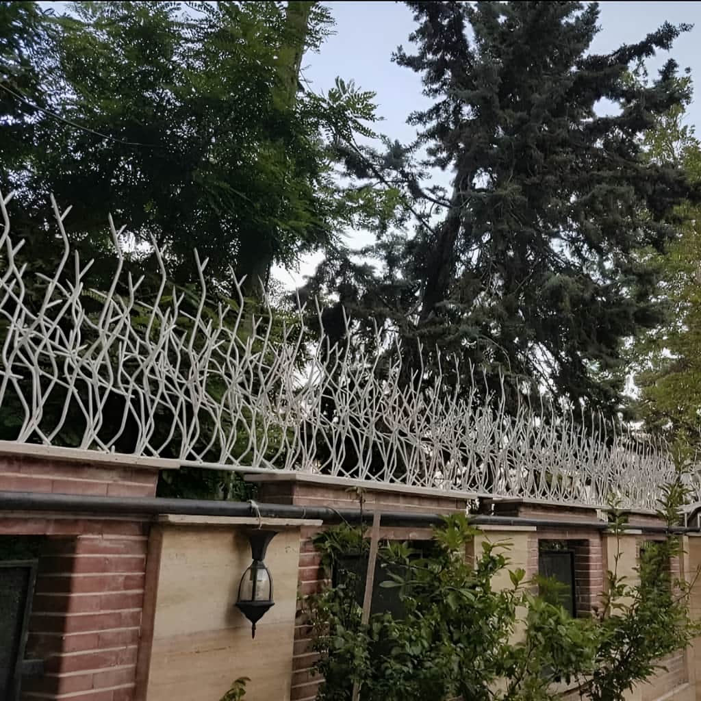 سفارش حفاظ دیوار کوتاه با مدل شاخ گوزنی