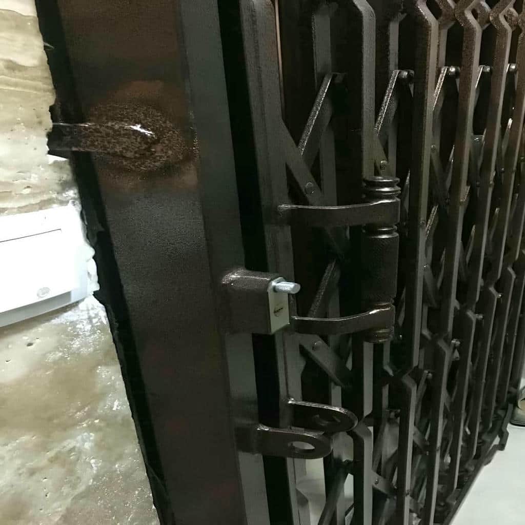درب آکاردئونی تسمه پهن با نصب تراز