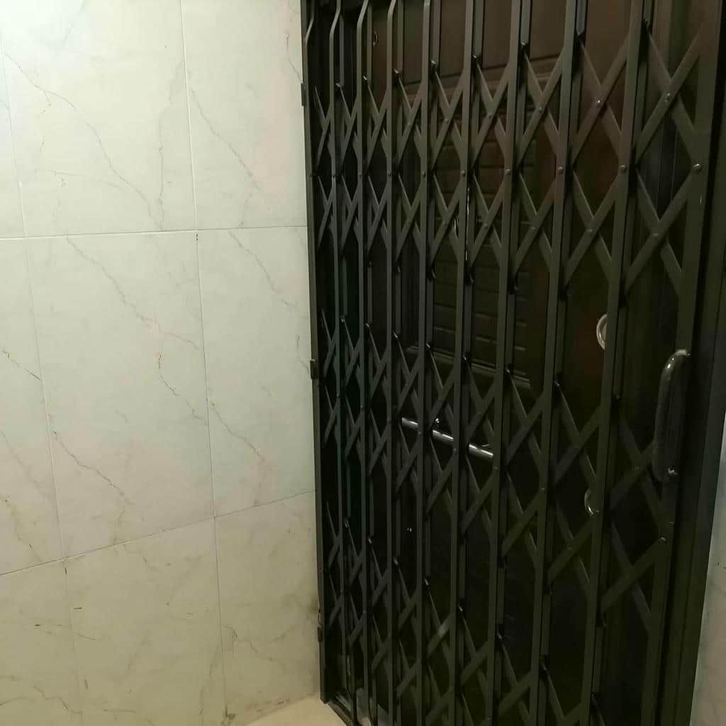 حفاظ درب ضد سرقت با ریل روان