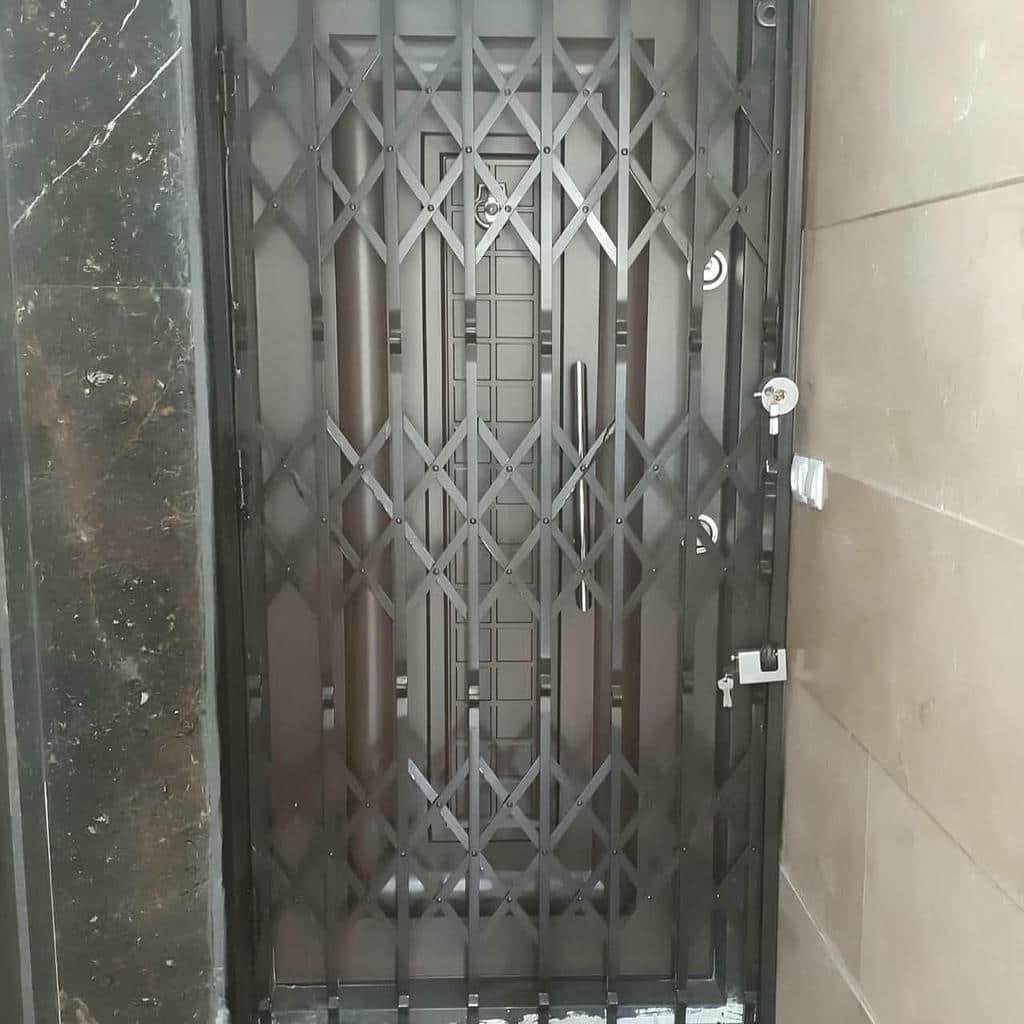 11 طرح درب آکاردئونی شیک مناسب آپارتمان