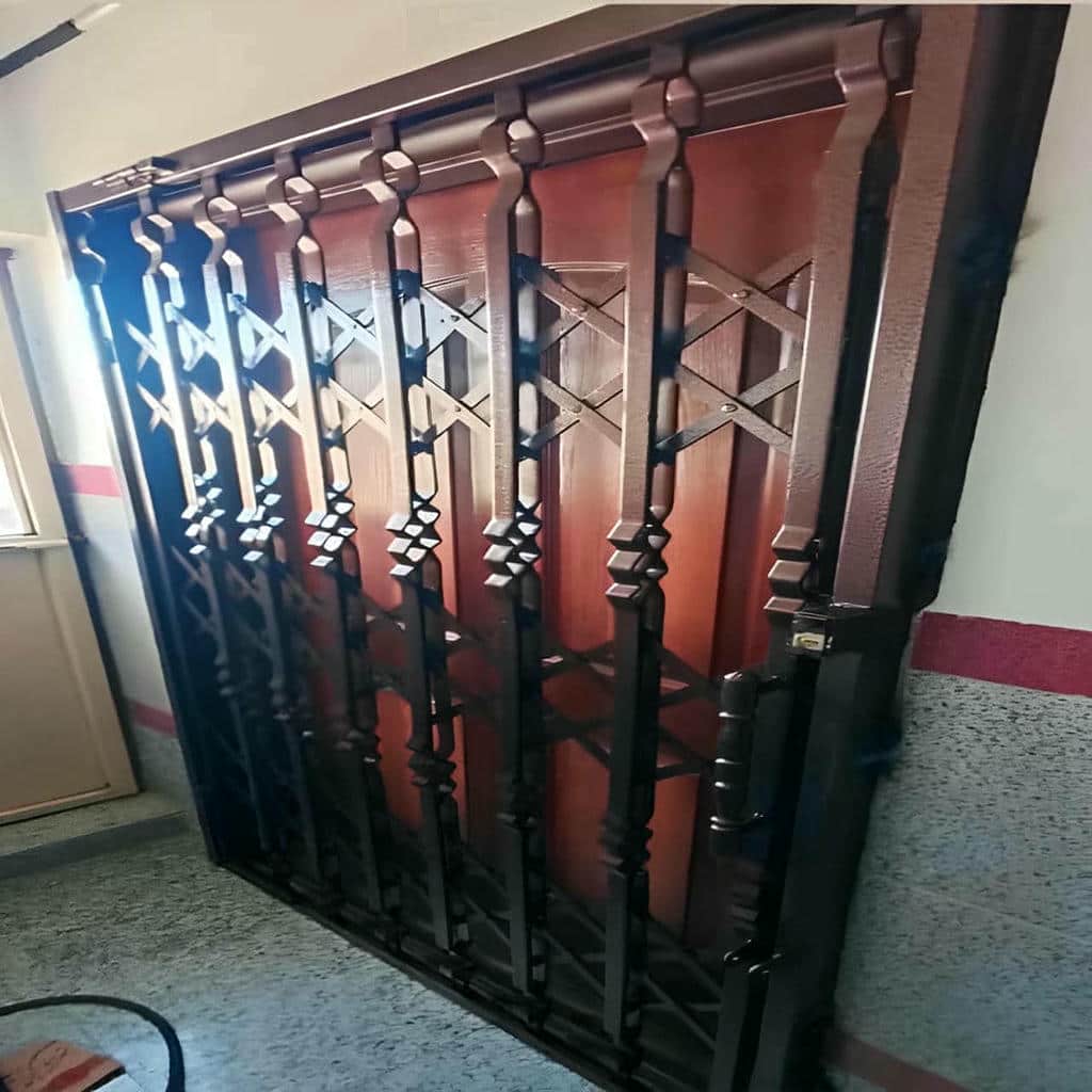14 مدل حفاظ پشت درب آپارتمان ایمن